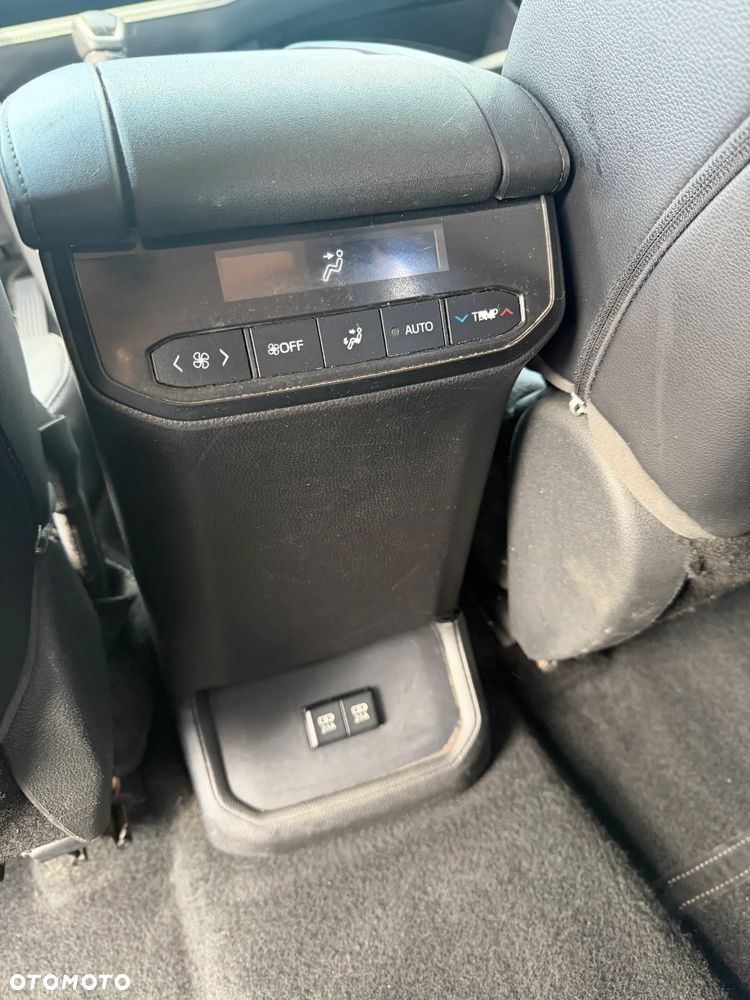 Toyota Highlander 2.5 Hybrid Executive - 21