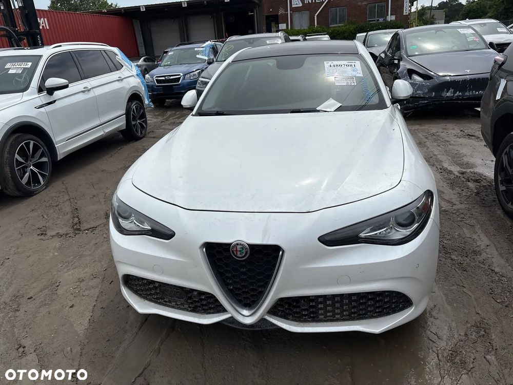 Alfa Romeo Giulia - 14