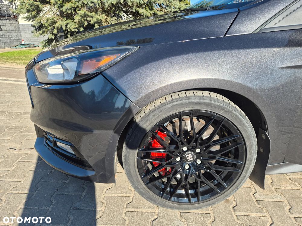 Ford Focus ST - 5