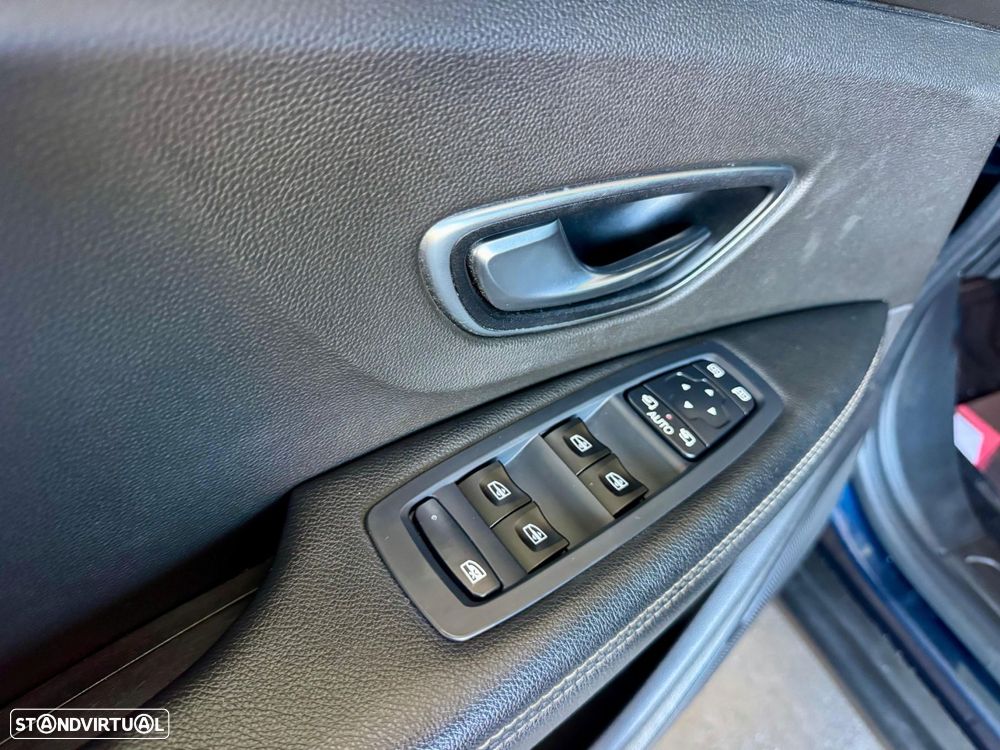 Renault Scénic BLUE dCi 120 EDC LIMITED - 17