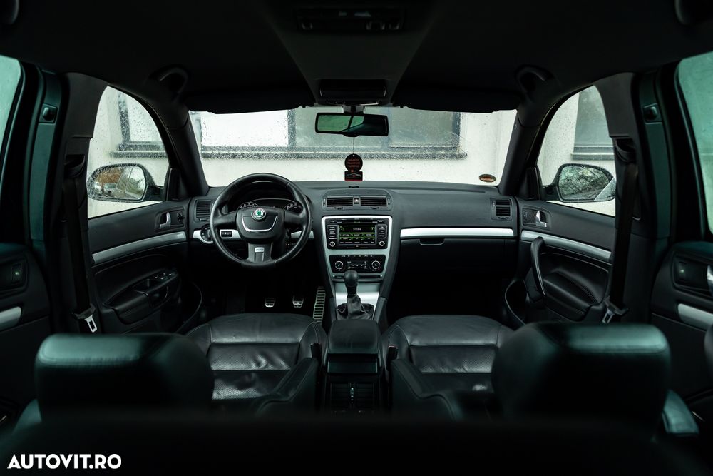 Skoda Octavia Combi 2.0 TDI DPF RS - 6