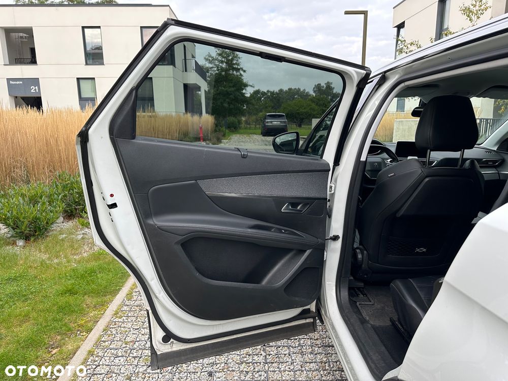 Peugeot 5008 1.5 BlueHDI Allure S&S EAT8 - 32