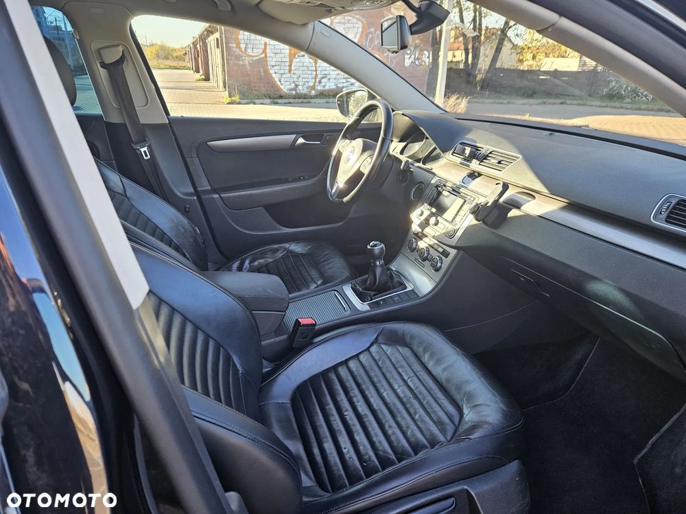 Volkswagen Passat 2.0 TDI Comfortline - 8
