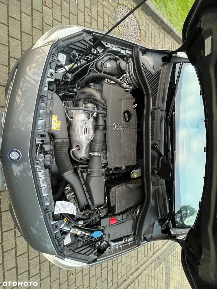 Mercedes-Benz Klasa B 180 AMG Line - 34