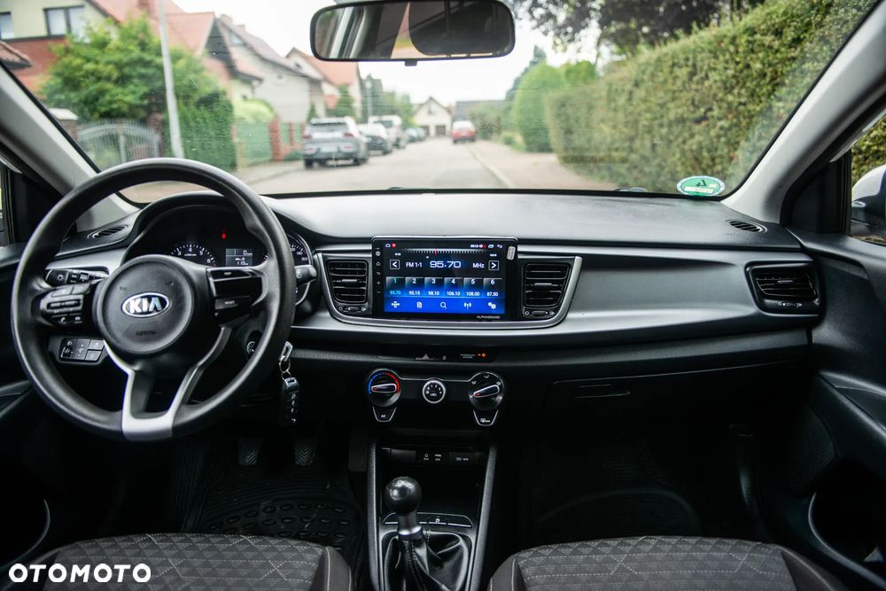 Kia Rio 1.2 Attract - 29