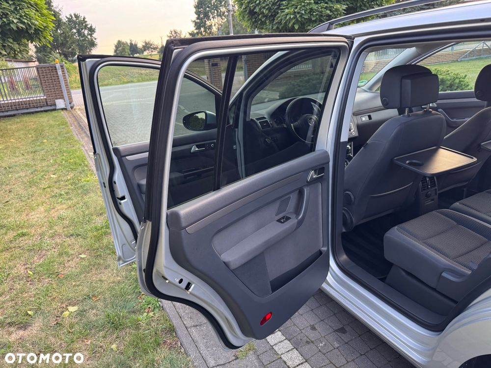Volkswagen Touran 1.6 TDI DPF Trendline - 21