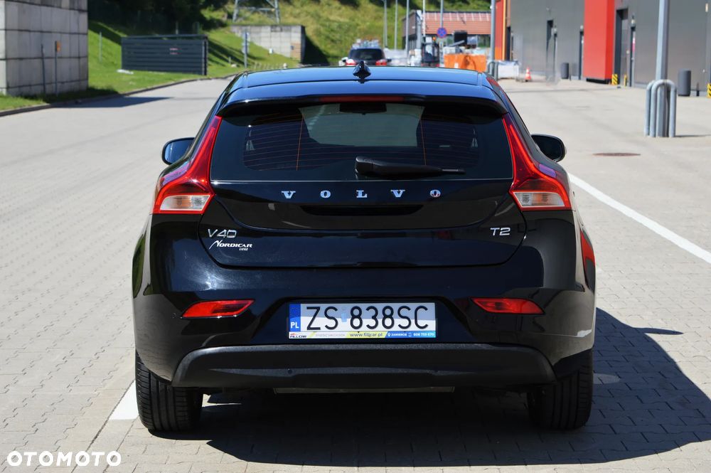 Volvo V40 T2 Momentum - 28