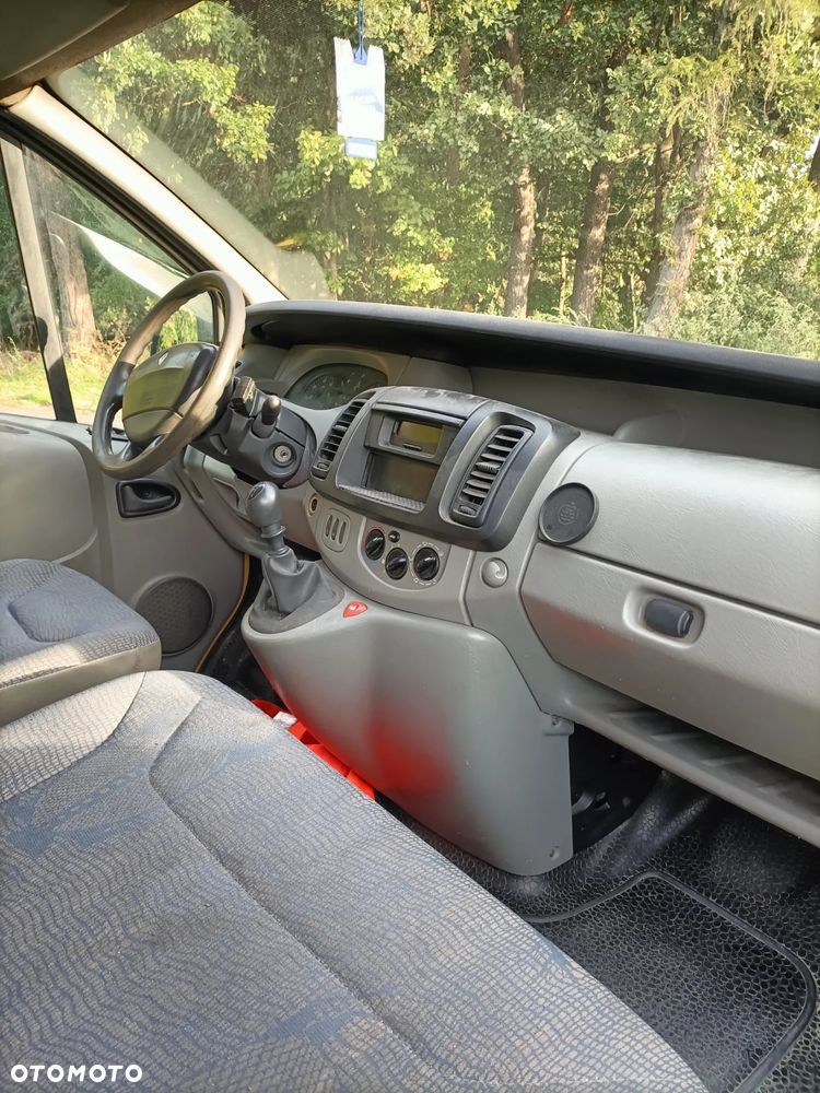 Opel Vivaro - 8