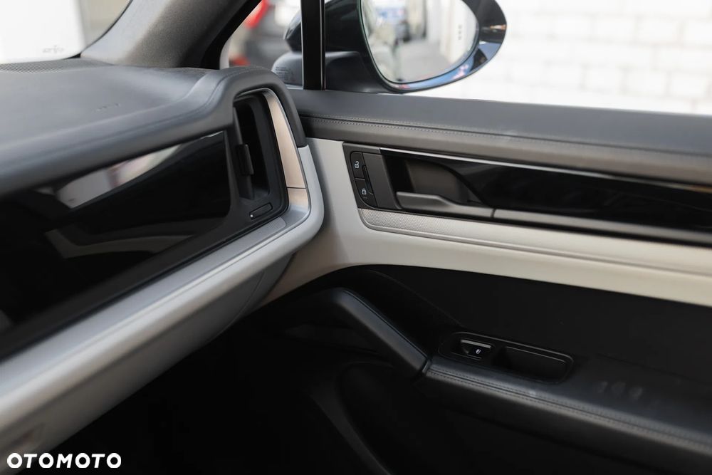 Porsche Cayenne Standard - 23