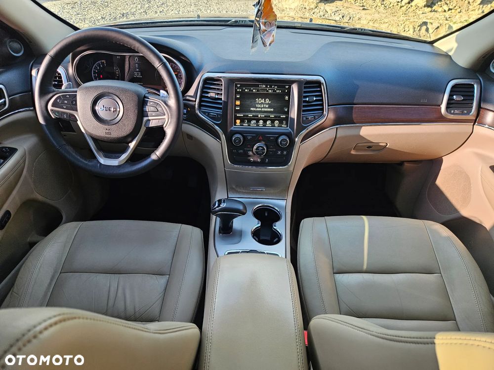 Jeep Grand Cherokee - 23