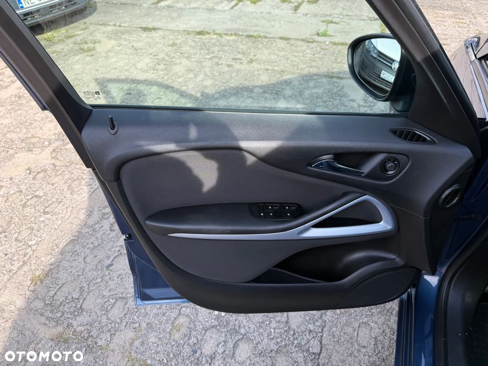 Opel Zafira - 10