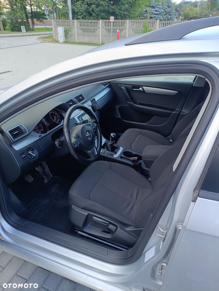 Volkswagen Passat - 8