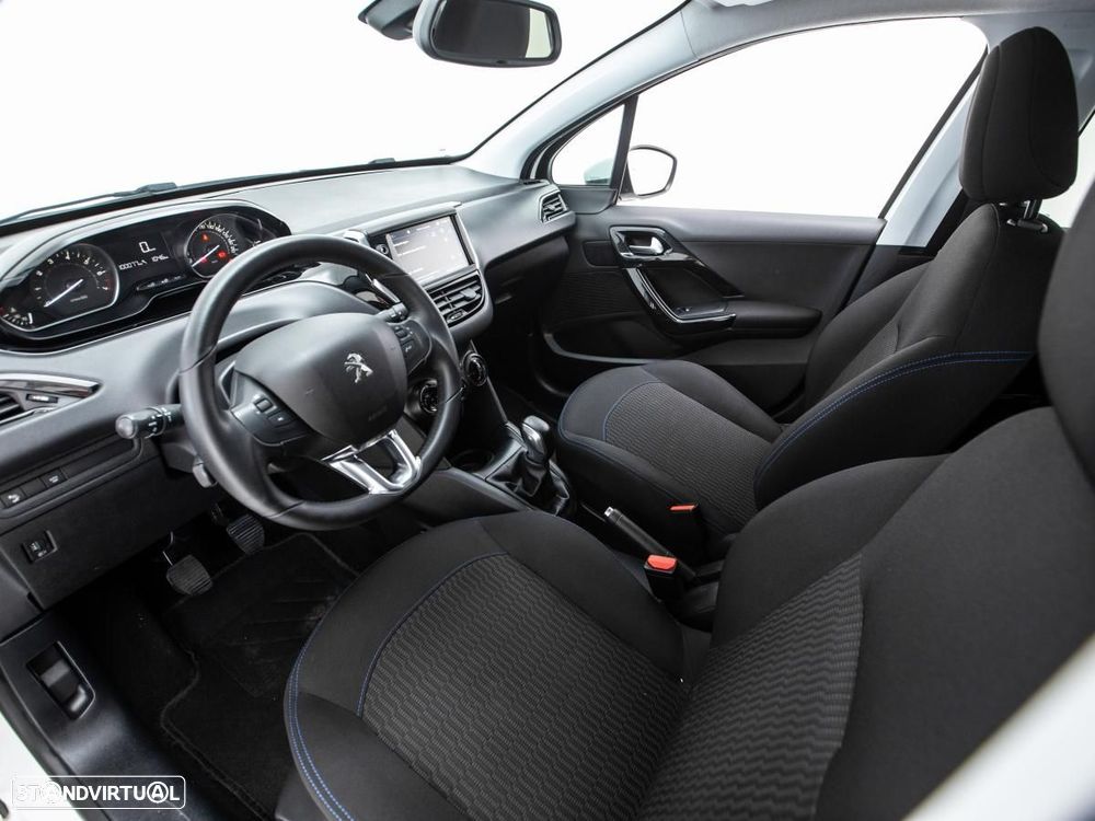 Peugeot 208 - 7