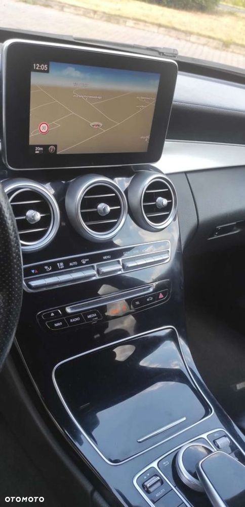 Mercedes-Benz Klasa C 220 d 4Matic 7G-TRONIC AMG Line - 31