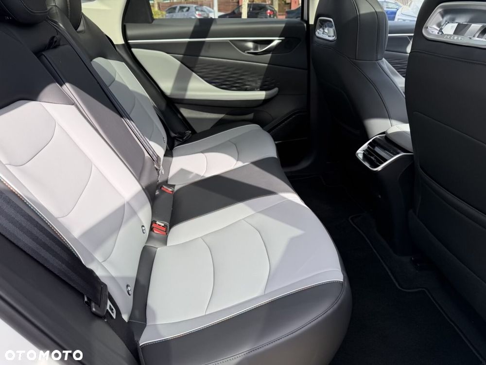 BAIC 5 Beijing 1.5T Business DCT - 18