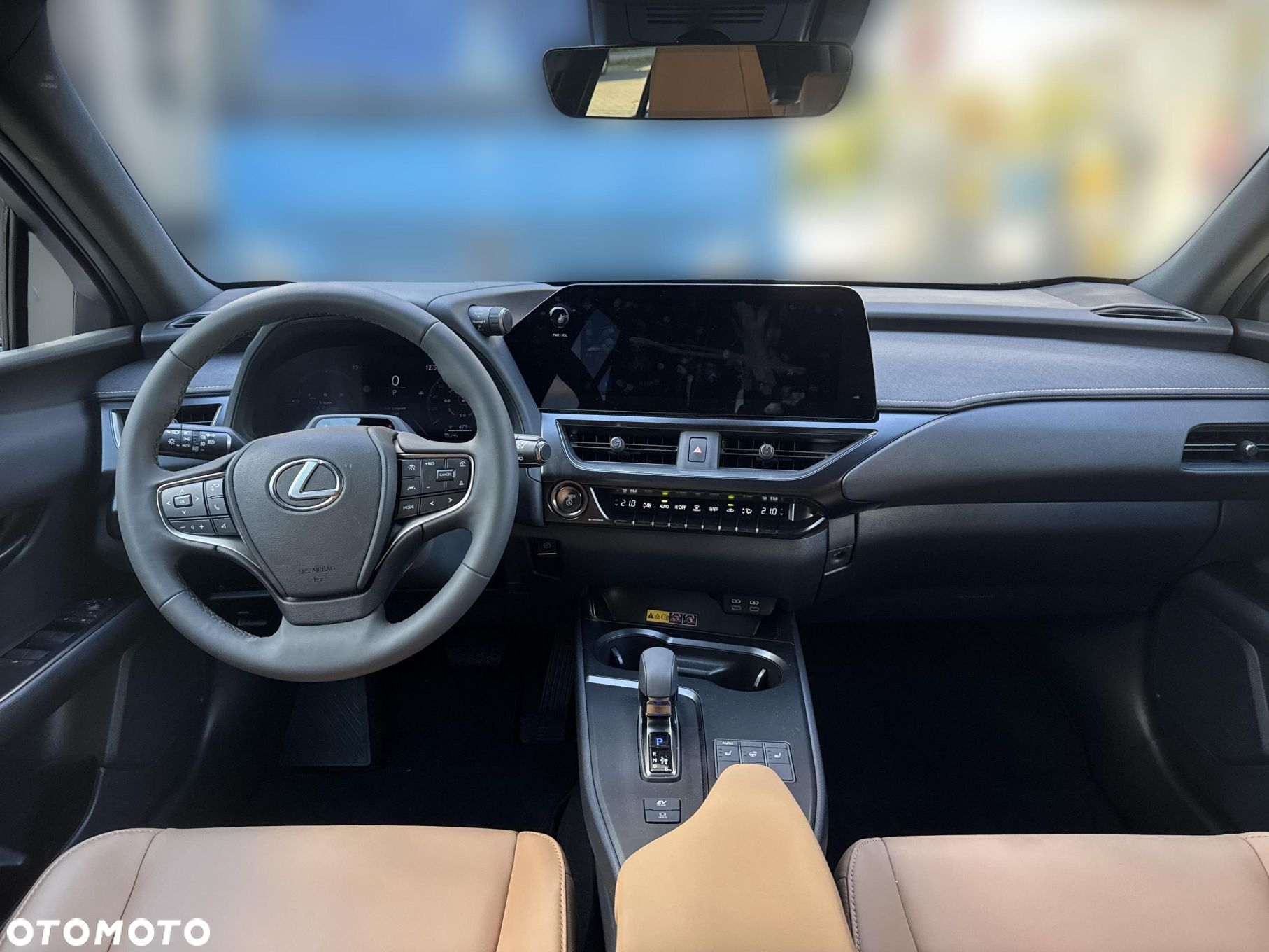 Lexus UX 300h F Sport Design - 11
