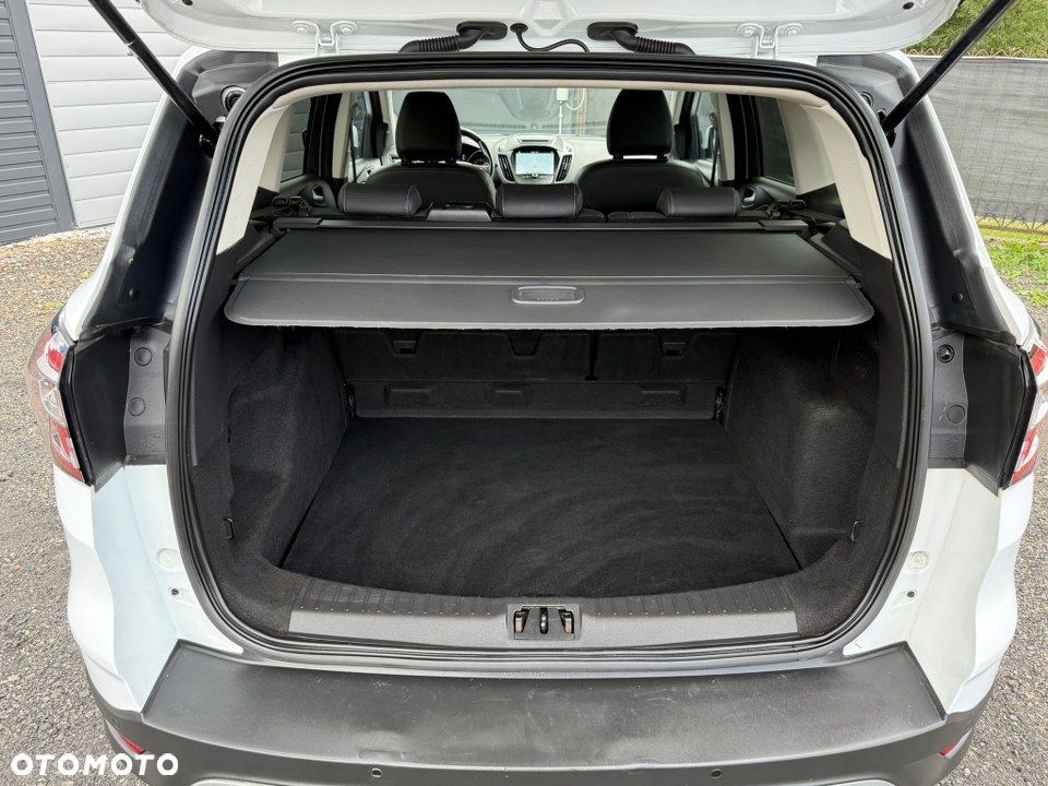 Ford Kuga 2.0 TDCi 2x4 Titanium - 38