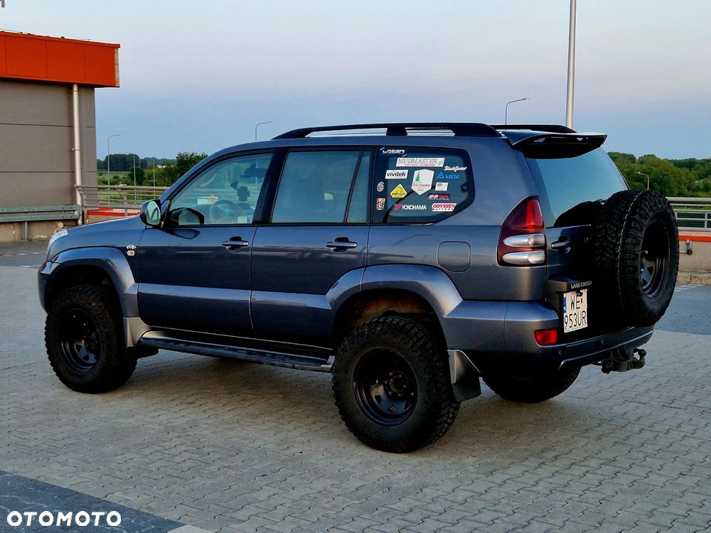 Toyota Land Cruiser - 3