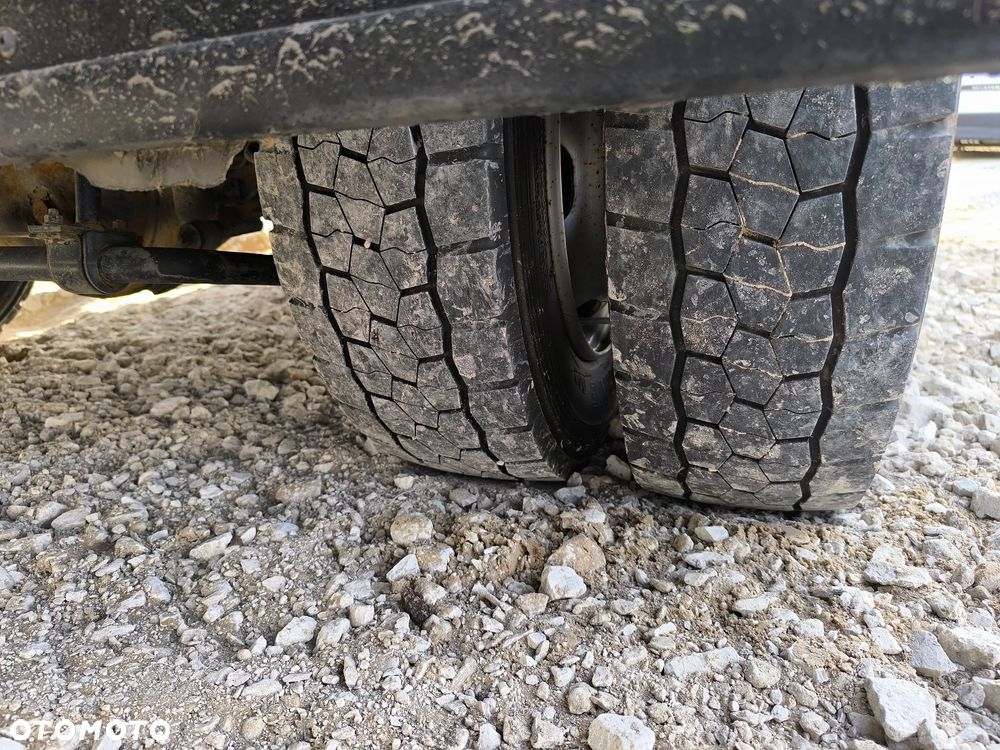 Mitsubishi Fuso center - 14