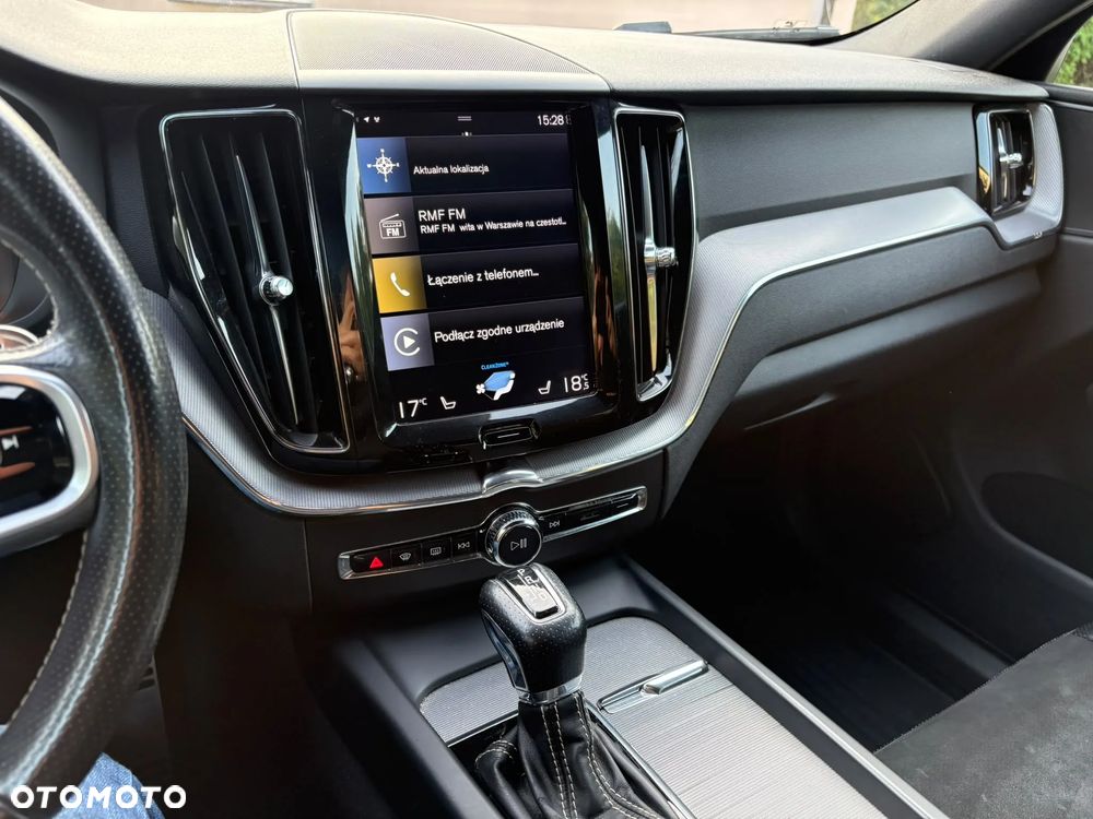 Volvo XC 60 T5 AWD R-Design - 25