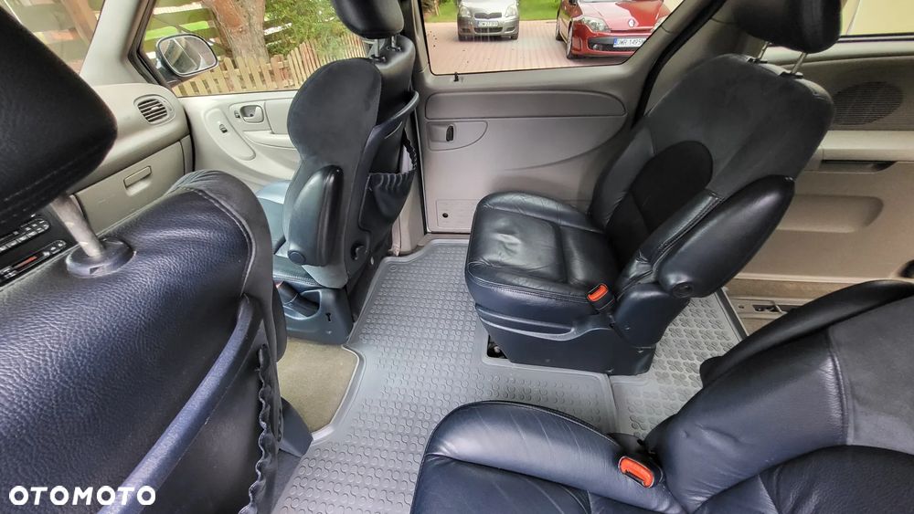 Dodge Grand Caravan 3.3 SE - 10