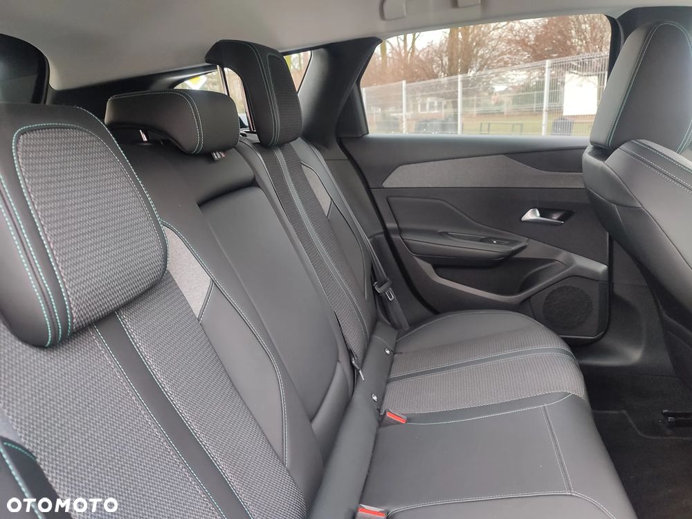 Peugeot 308 BlueHDi 130 EAT8 Allure Pack - 32