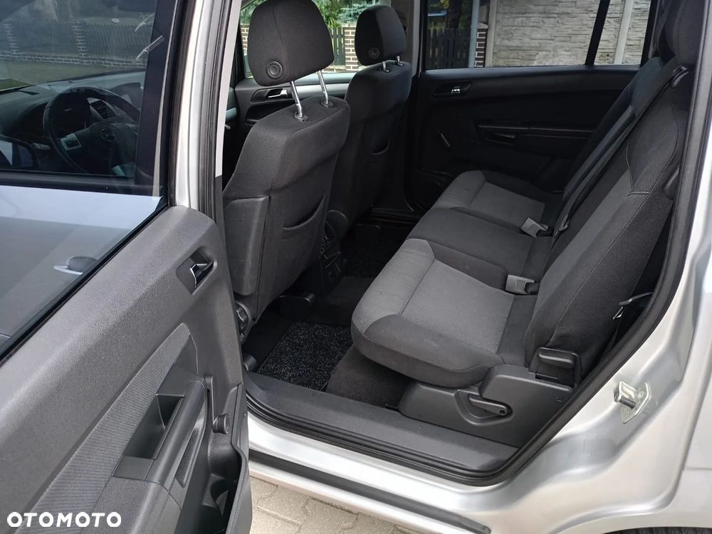 Opel Zafira - 9