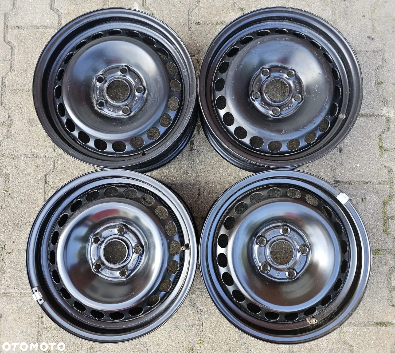 (S33) Felgi stalowe 15'' A3 S3 A4 A6 Q3 TT Seat Volkswagen Passat Skoda Octavia / 6Jx15 ET45 5x112 - 1