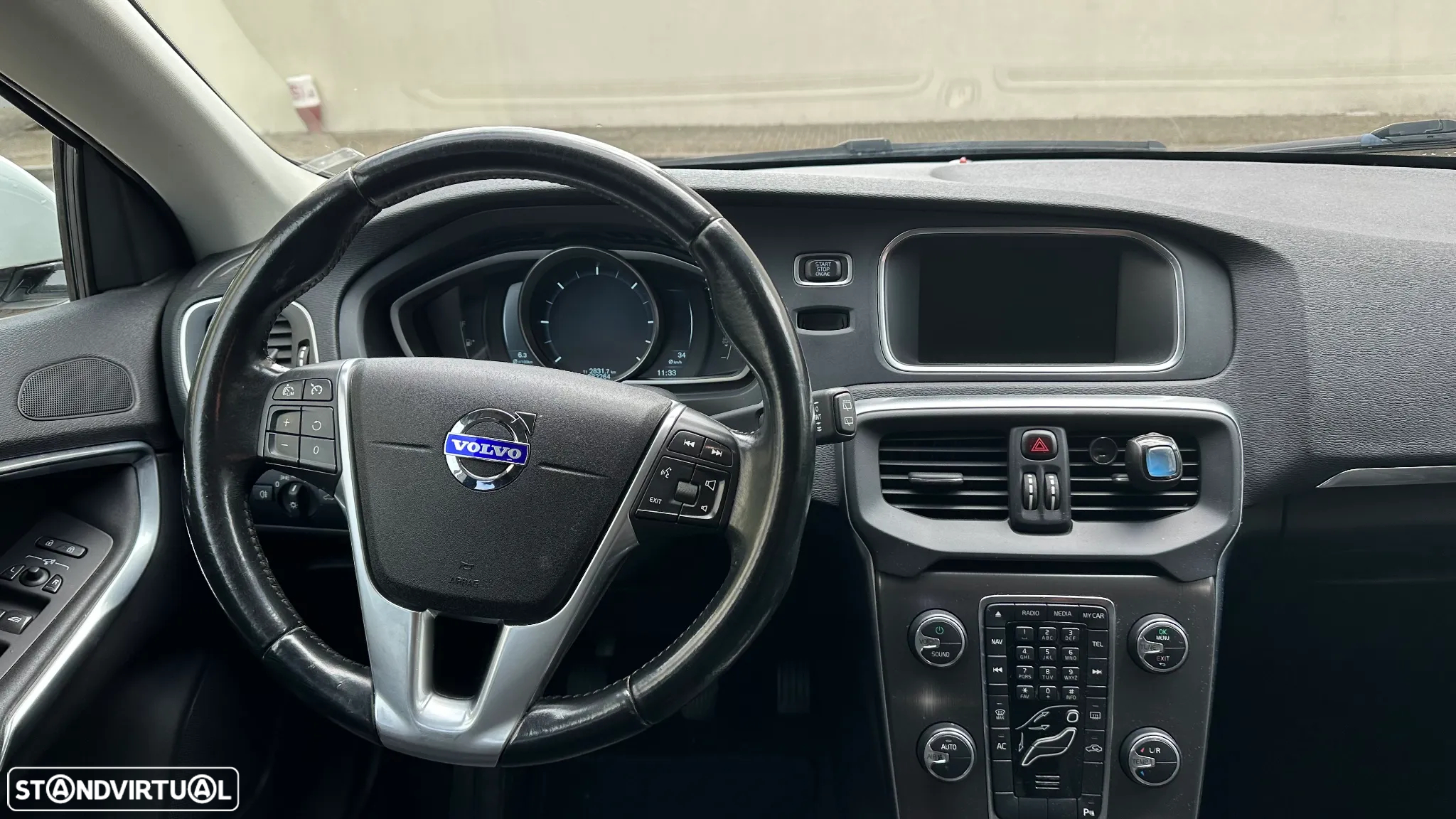 Volvo V40 1.6 D2 R-Design - 27