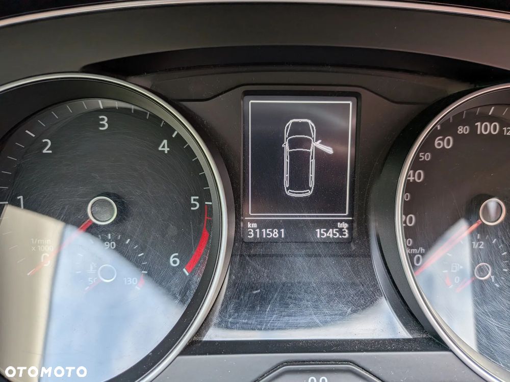 Volkswagen Passat - 16