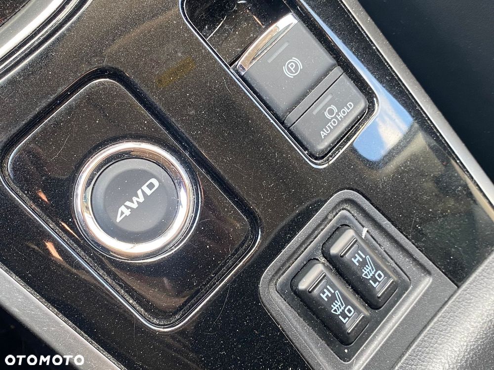 Mitsubishi Outlander - 19