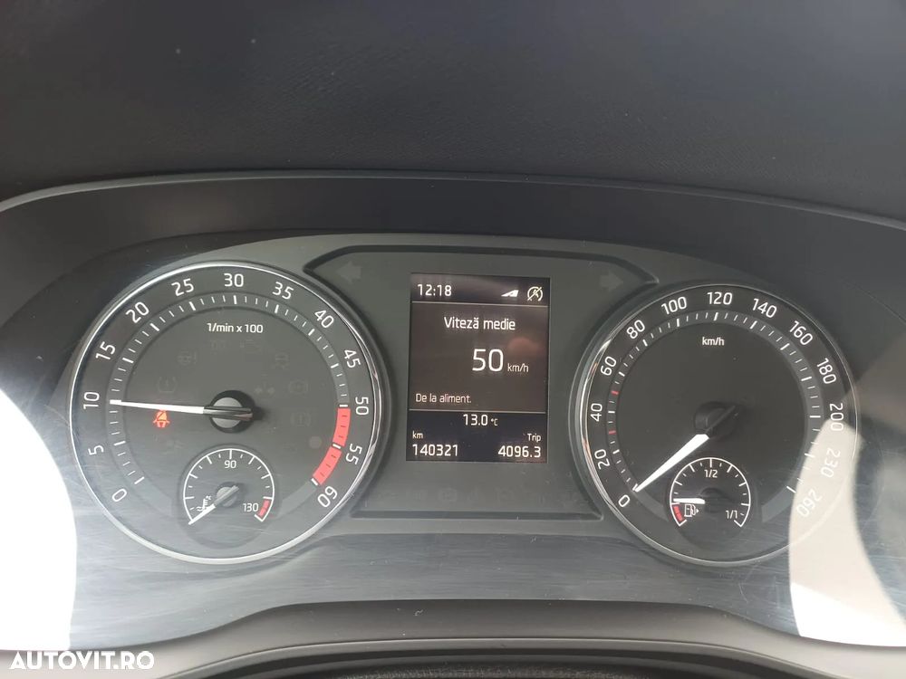 Skoda Octavia Combi 2.0 TDI Ambition - 17