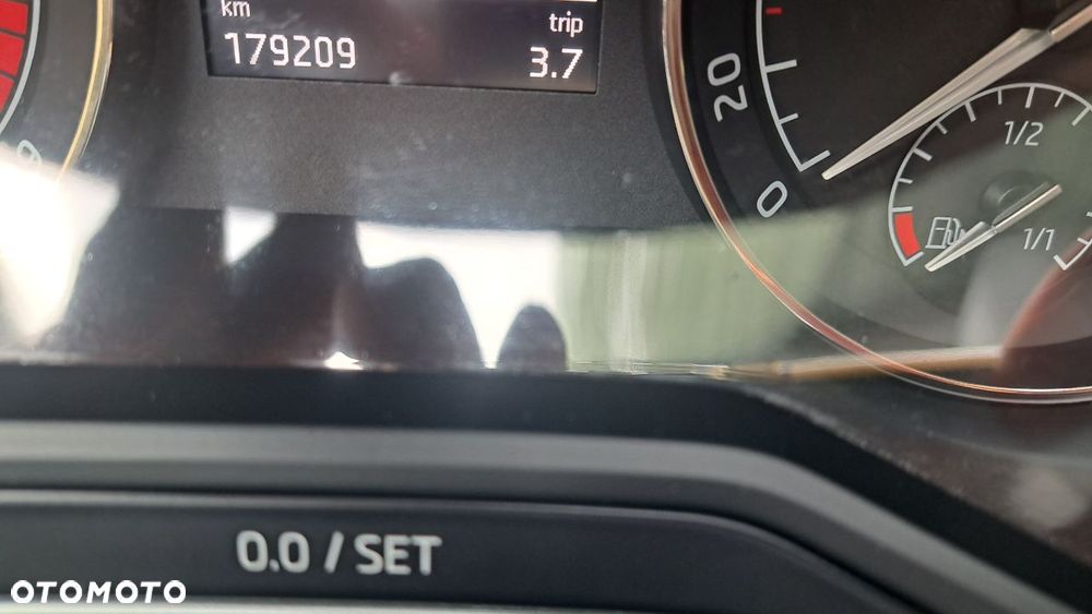 Skoda Superb 2.0 TDI SCR 4x4 Ambition DSG - 24