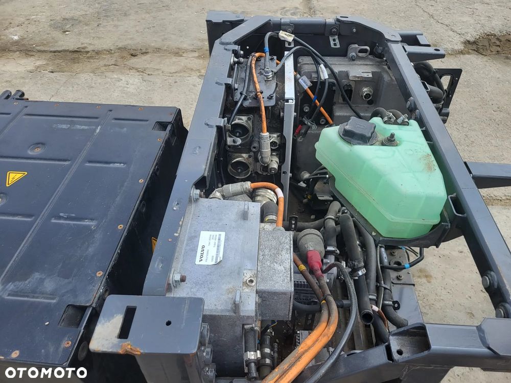 Kompletny system hybrydowy Volvo – akumulator HV, BDU, przetwornica, wiązka, BDU – NOWE - 10