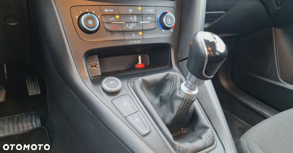 Ford Focus 1.0 EcoBoost Active - 13