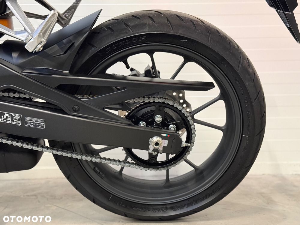 Honda CB - 32