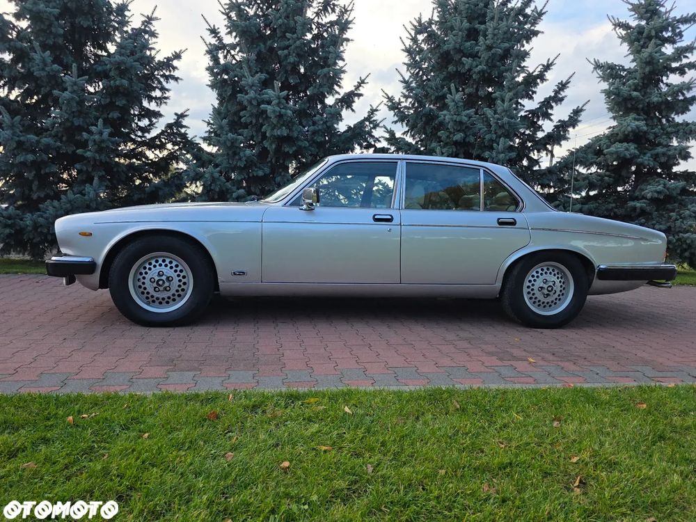 Jaguar XJ - 3
