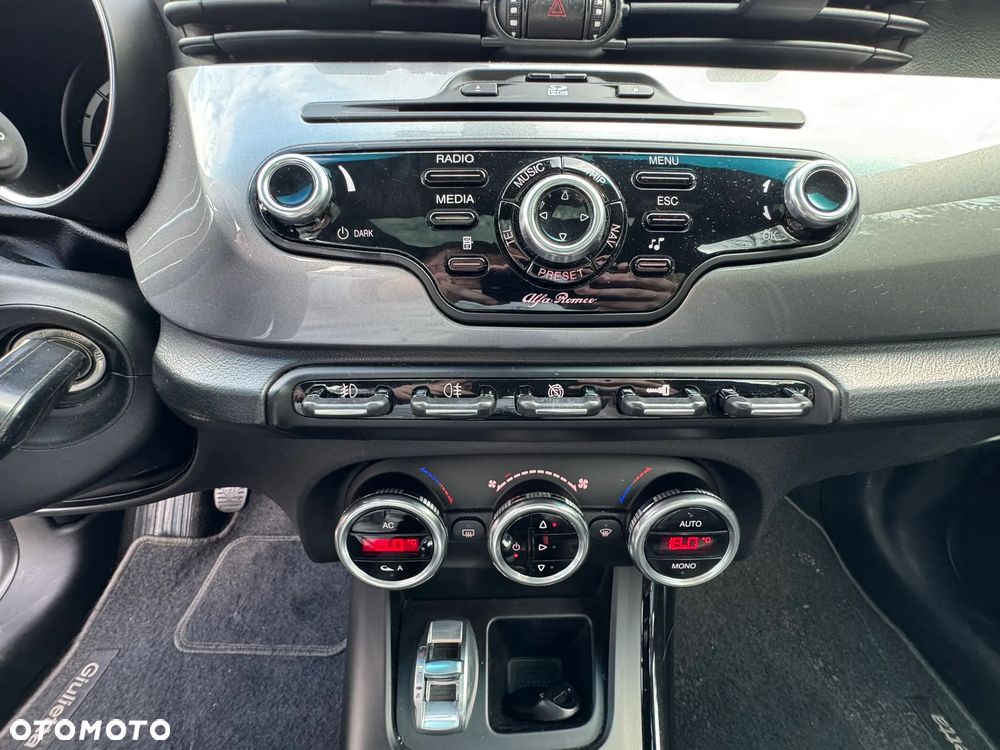 Alfa Romeo Giulietta - 12