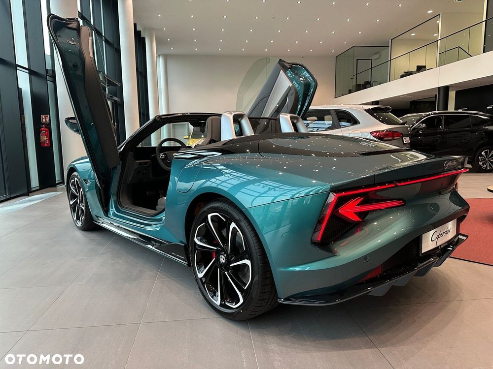 MG Cyberster 77kWh AWD Czarny Dach - 4