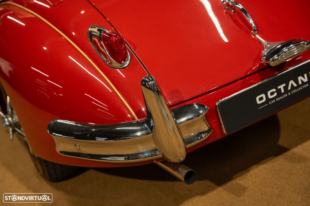 Jaguar XK140 - 11