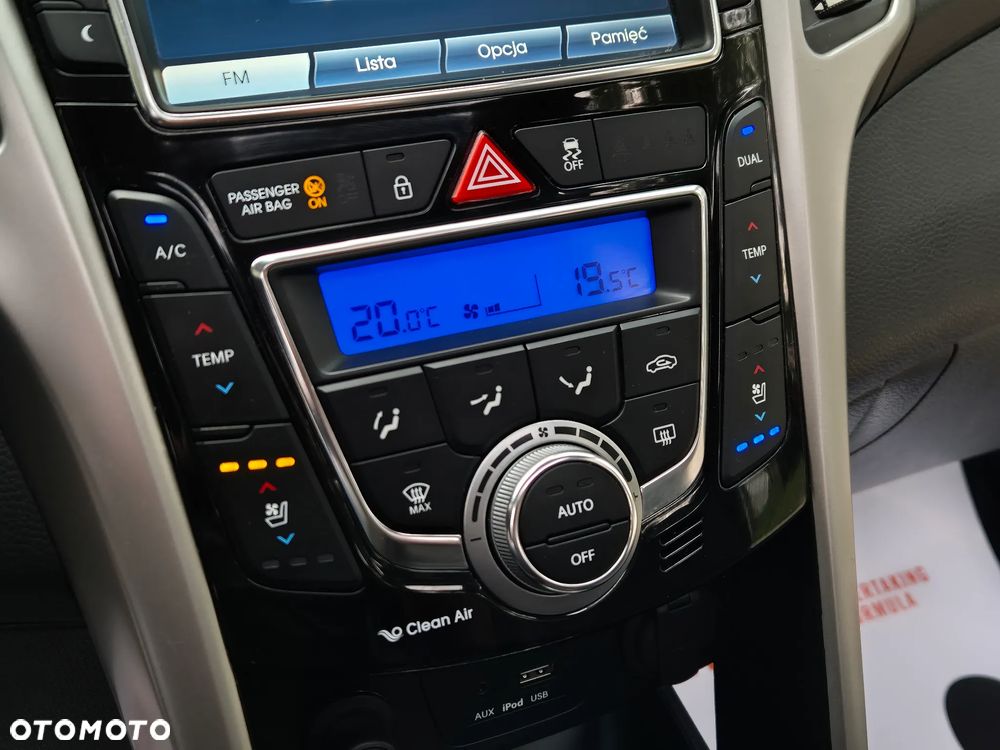 Hyundai i30 blue Kombi 1.6 CRDi DCT Premium - 32