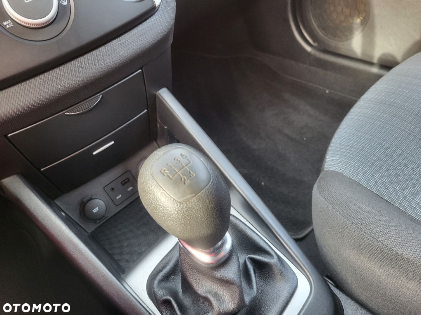 Kia Ceed - 28
