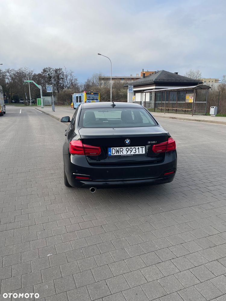 BMW Seria 3 318i - 3