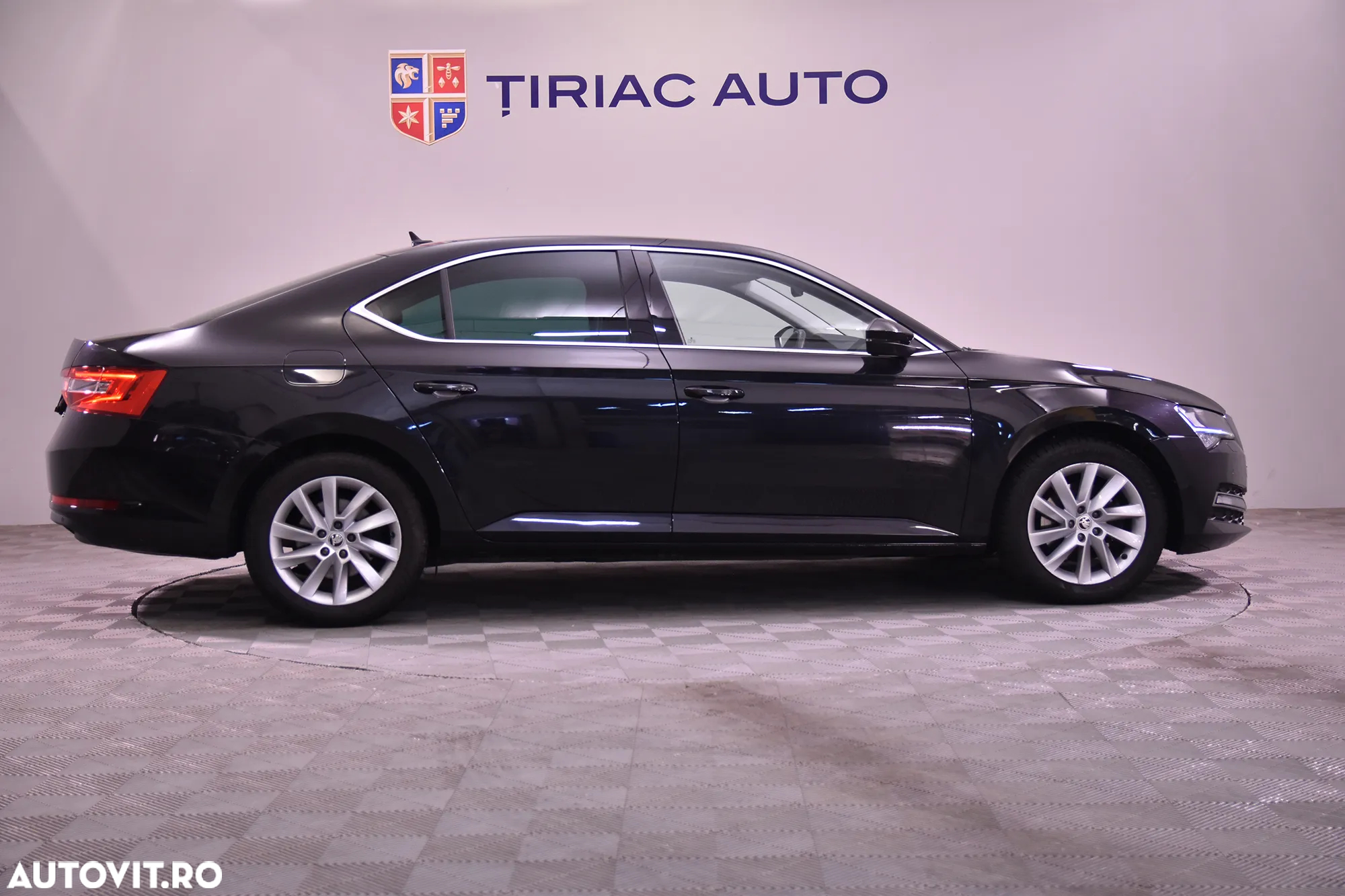 Skoda Superb 2.0 TDI 4x4 DSG Style - 6