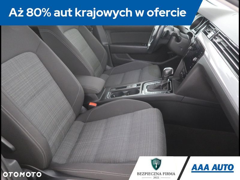 Volkswagen Passat - 10