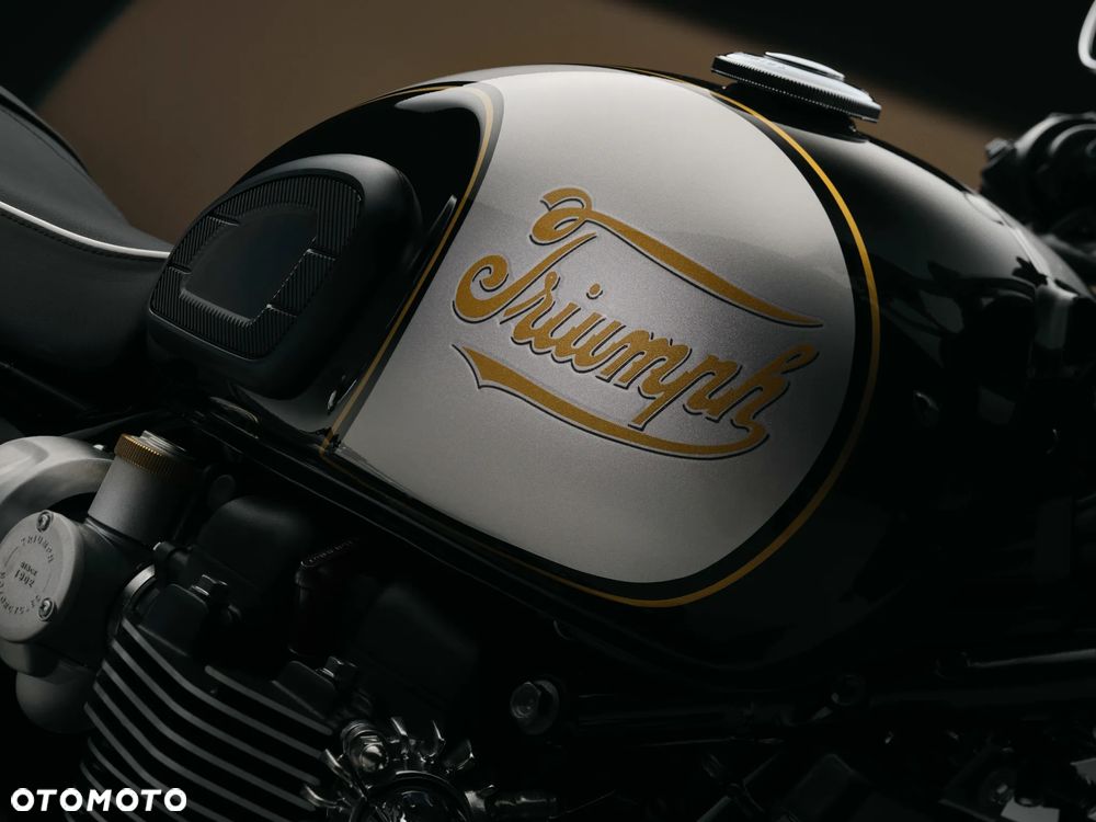 Triumph Bonneville - 5
