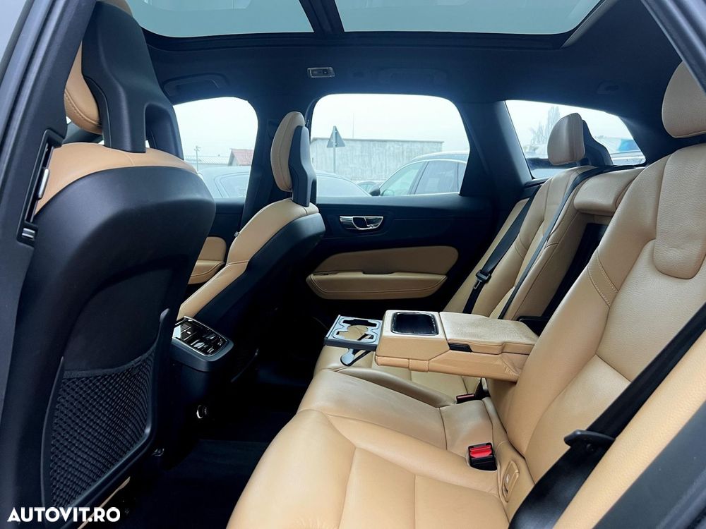 VOLVO XC60 2017 — imagine 54