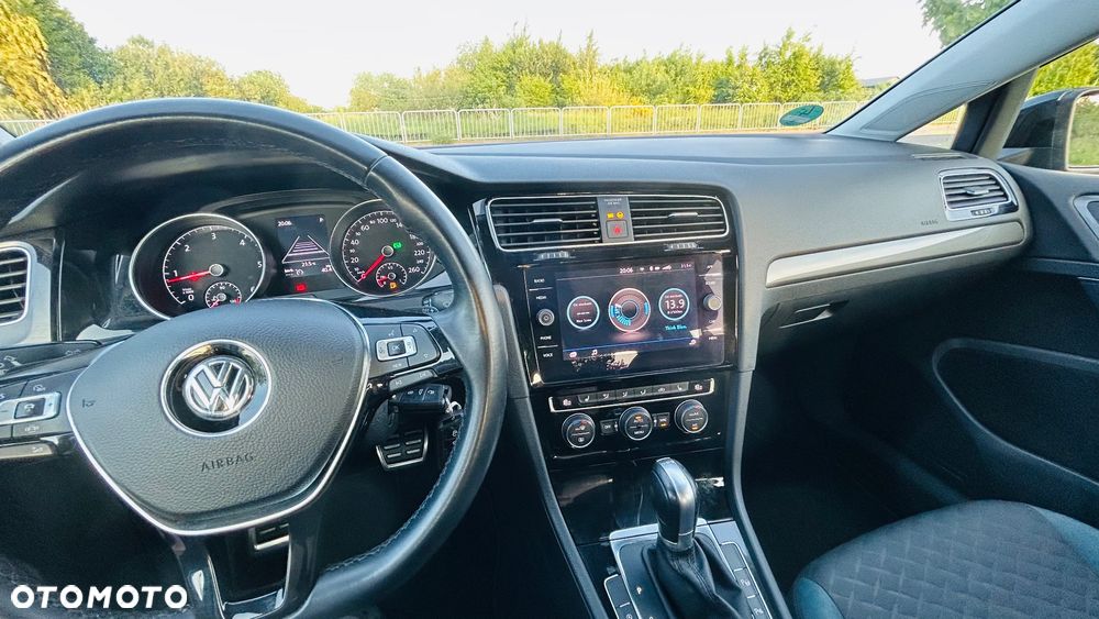 Volkswagen Golf 1.6 TDI SCR DSG IQ.DRIVE - 31