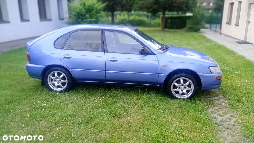 Toyota Corolla - 2