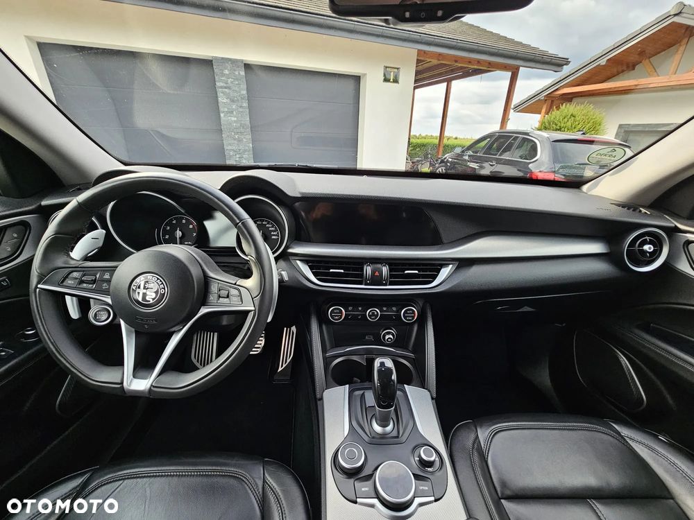 Alfa Romeo Stelvio 2.0 Turbo B-Tech Edition Q4 - 30